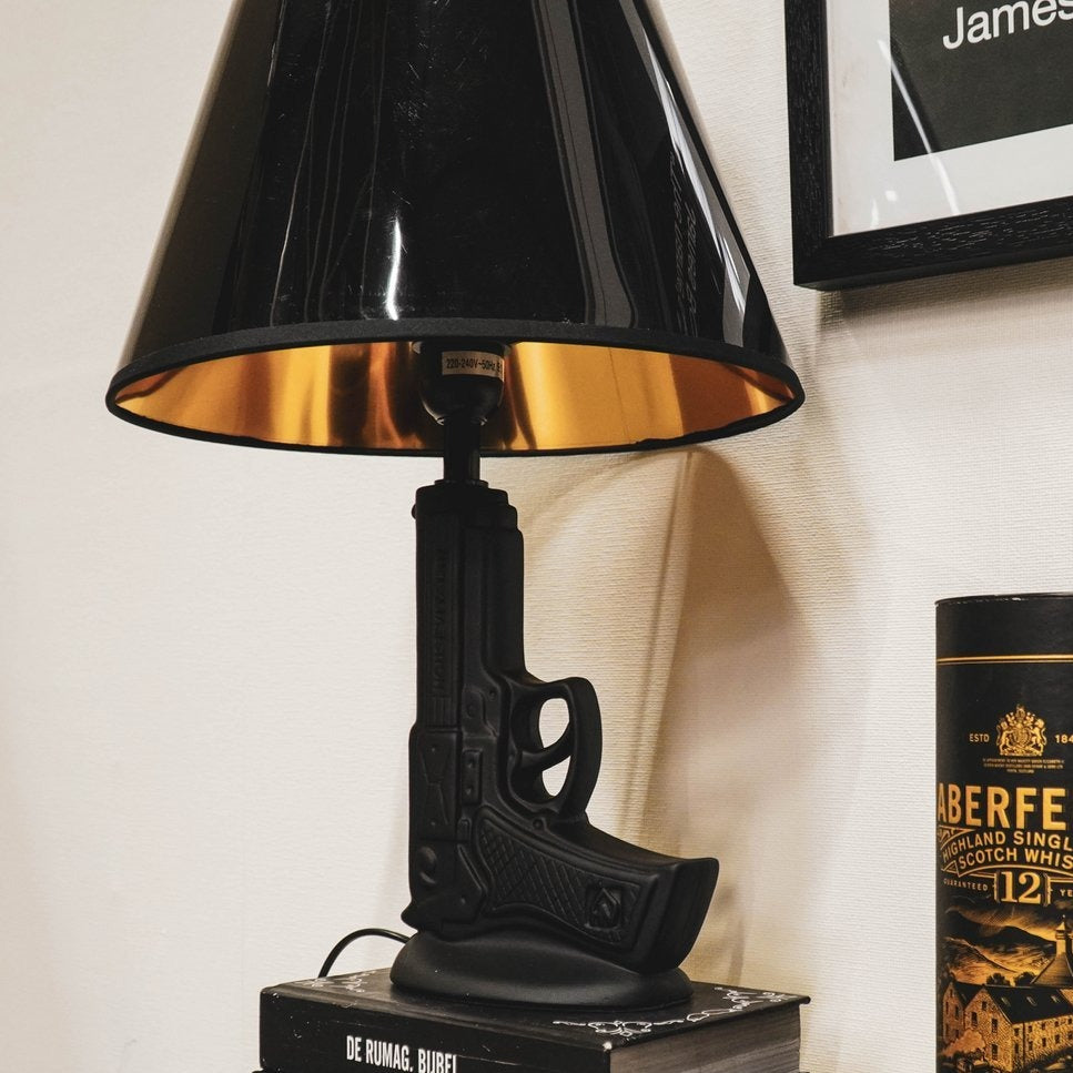 Lamp | Black gun